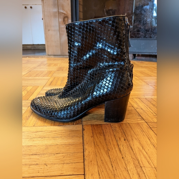 Leather Ecco Boots, snakeskin effect US 9/40 - Picture 2 of 5